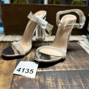Fashion nova Los Angeles size 7-1/2 new 4”heel silver -bling clear square heels